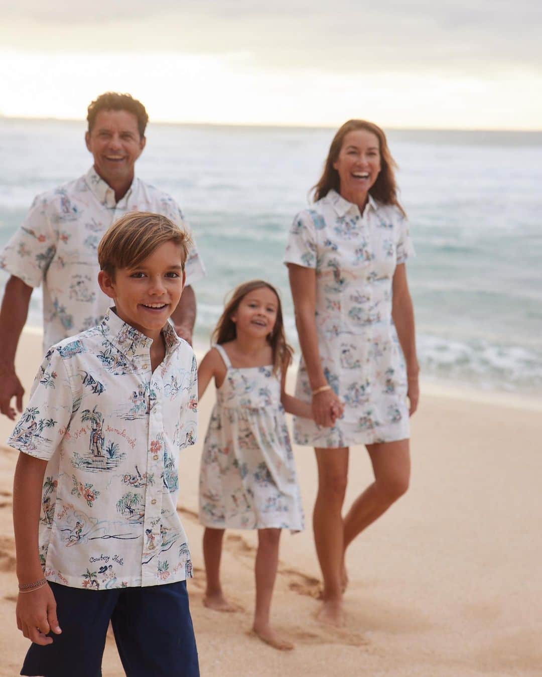 レインスプーナーのインスタグラム：「Aloha styles for the whole family with our latest print release Hawaii 1959. Available in-store and online now.」