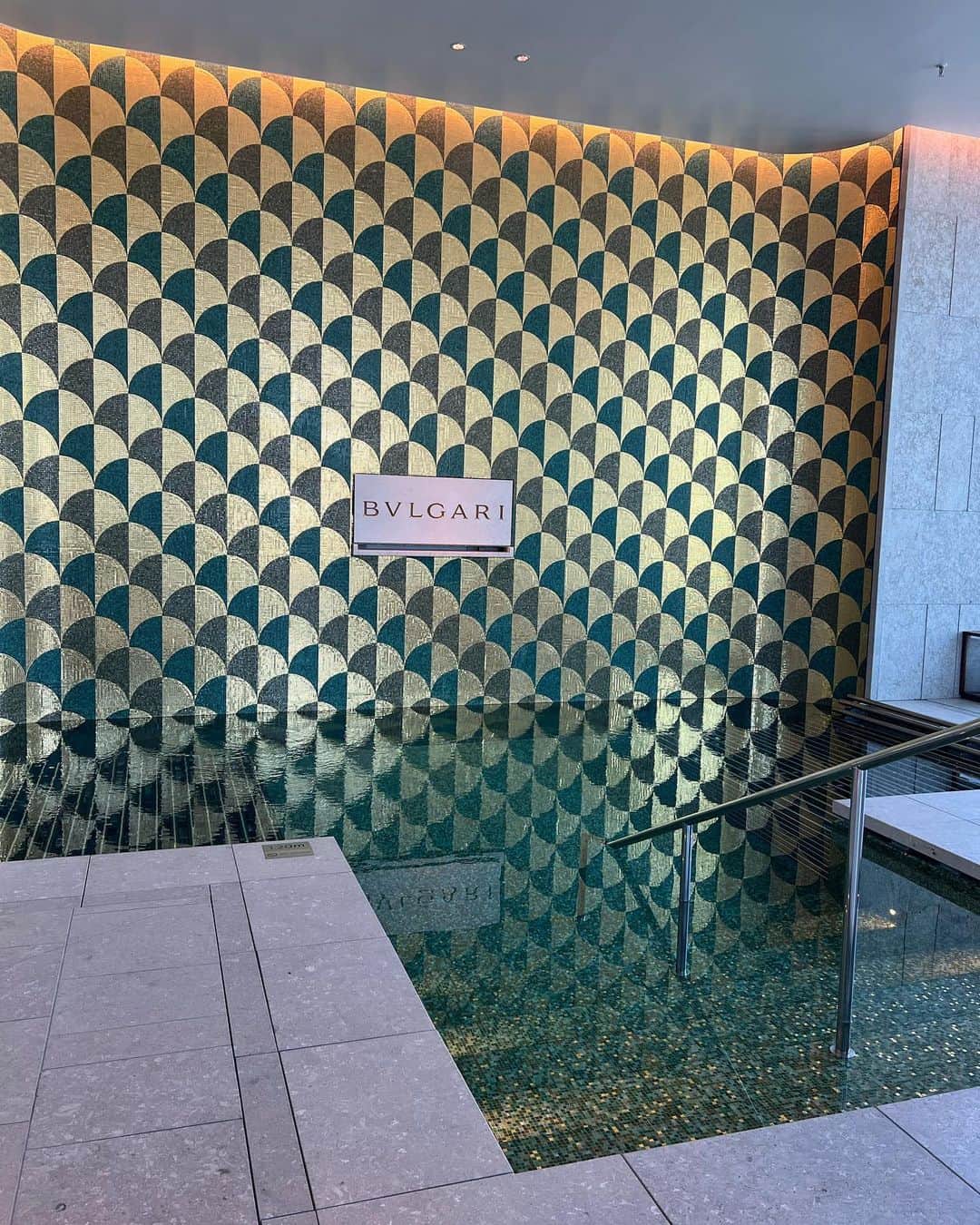 加護亜依のインスタグラム：「First visit 💚🤎」