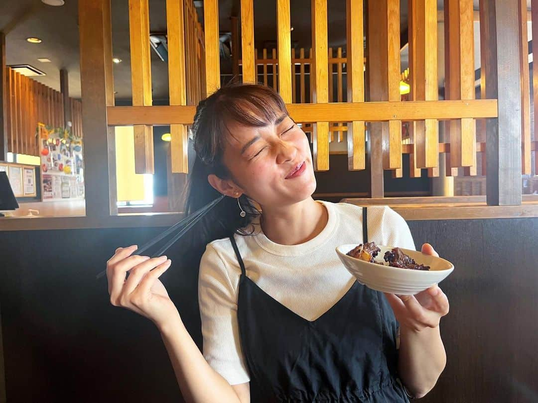 林恵理のインスタグラム：「暑い夏は焼肉でスタミナをつけよう！ 今日もずくだせテレビ出てます🍖 . . #ずくだせテレビ #ずくテレ  #焼肉きんぐ #焼肉きんぐ食べ放題  #焼肉大好き #長野 #長野県 #nagano #reporter #model」