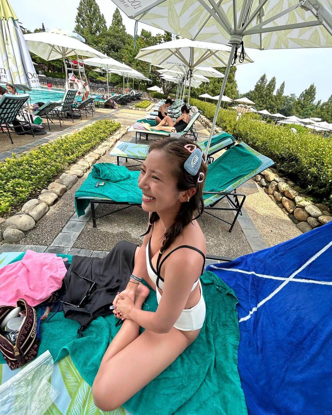 ソン・ダムビのインスタグラム：「덥지만 마음만은 시원한 주말 보내기🏊🏻‍♀️🏊❤️」