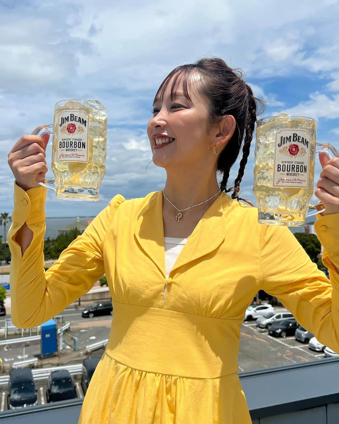 中上真亜子のインスタグラム：「今日から3日間遊びに来て🥳🌈 遂に天神中央公園で ジムビームサマーフェスだよ🗣️🫶！  今年も無事にアンバサダーをさせて頂いてるジムビーム💛去年は会場からジムビームハイボールがなくなってしまったほど大人気だったジムビームサマーフェスが 今日から日曜日まで開催されるよっ☺️  居られる時間はバラバラだけど わたしは3日とも行きますよもちろんですね🐒🌈  そして乾杯も させててもらうよ🥳🌈 ✔️8月4日(金)19:00予定 ✔️8月5日(土)14:10予定 ✔️8月6日(日)15:45予定  最終日はRKB日曜もタダイマ！の中継でも お邪魔するよん💃🌈  最高の音楽と共にジムビームハイボールを楽しみに 乾杯に来てくれたら嬉しいです🫶  待ってるねー🐒🐒🐒🐒🐒🐒🐒🐒🐒！ #ジムビームワンピ」