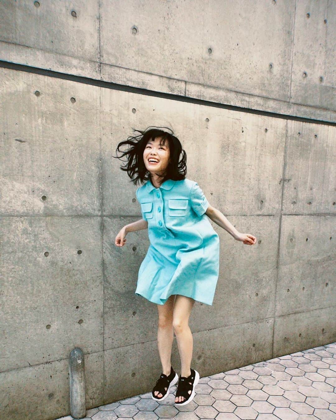 にゃんぞぬデシさんのインスタグラム写真 - (にゃんぞぬデシInstagram)「今日から25歳です！！！  今年の目標は自分でアレンジした曲をリリースすることと、コンペに通ることです！！  現在修行中なので、もう少しお待ちください。 修行してるとは思えない写真ですが。  誕生日１日目からワンマンライブをして来ます。今夜、とても楽しみです！！ 少し当日券あります！詳しくはHPをご覧ください。  みんないつもありがとう&よろしくね😽」8月4日 15時19分 - nyanzonudeshi