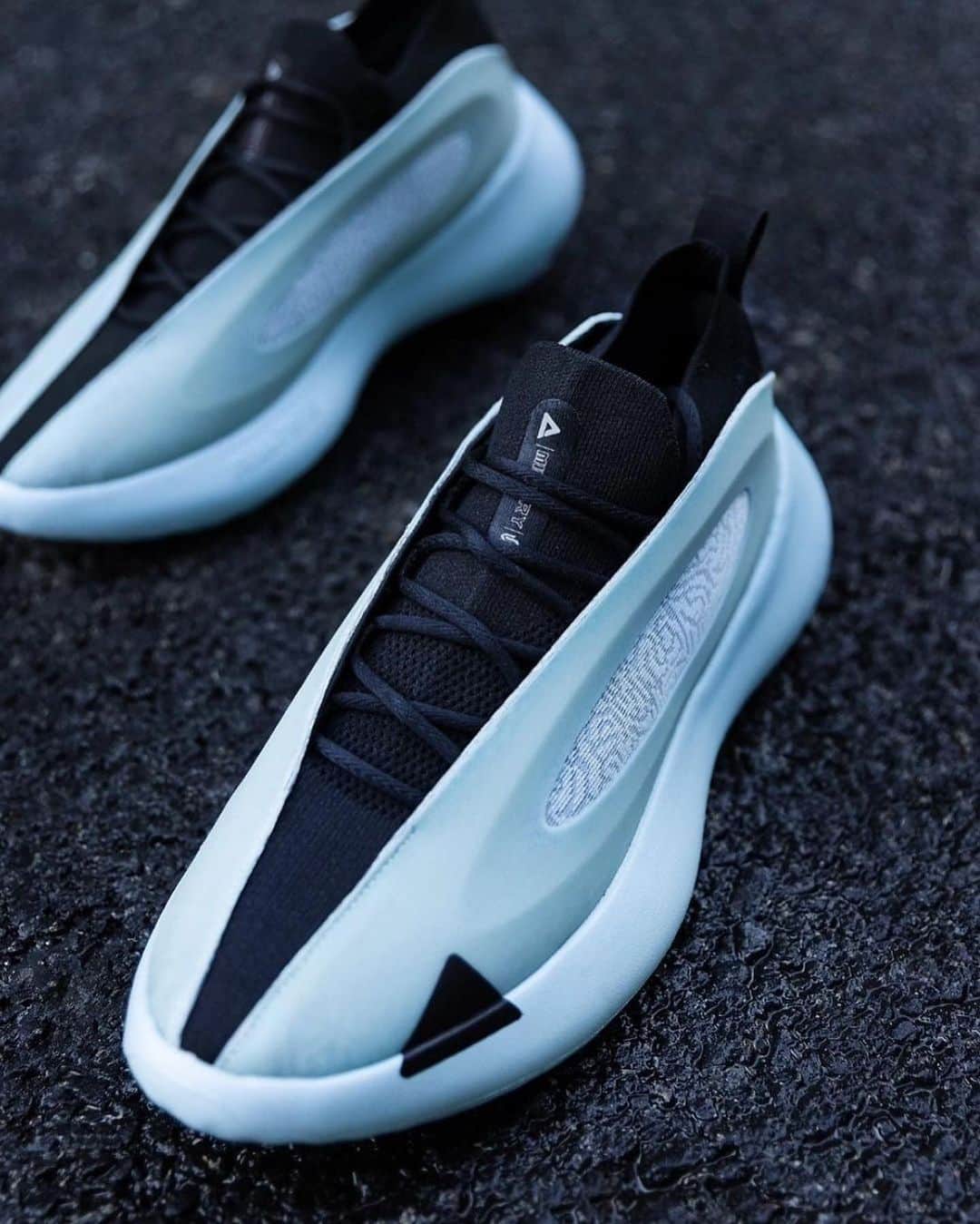 Nice Kicksさんのインスタグラム写真 - (Nice KicksInstagram)「Andrew Wiggins and Peak have a lifestyle signature shoe on the way. What are your thoughts on these? 🤔」8月5日 0時59分 - nicekicks