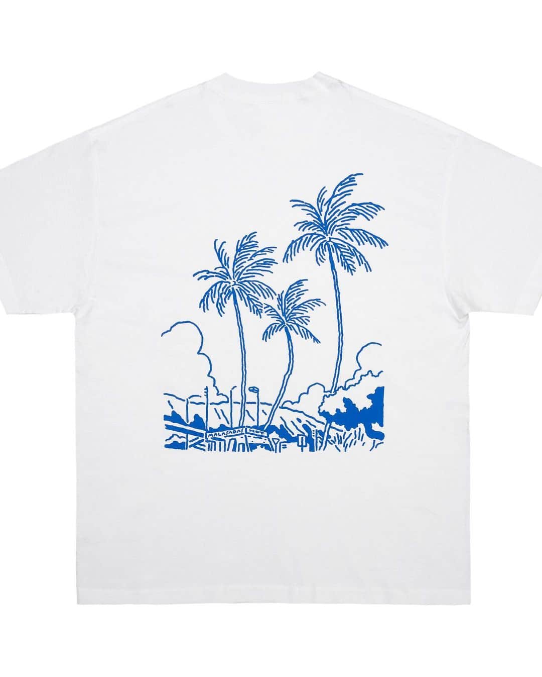 サイトウジュンのインスタグラム：「Tシャツ作りました。  Tropical Vibes Study Group "Landscape" Tee  トロピカル・バイブス・研究会「風景」Tee。  トロピカル・バイブスとは？を自主的に研究する会の、風景、あるいはヌケについて、など。  明日8/5の正午発売予定 @catchofthedaystore にて。 （リンクはこちらのアカウントから。またストーリーズにもアップします）  大ファンのアオケンくん @ken05_aoki にNiceヌケな絵と字を書いていただき、Teeマスターのヨダくん @letterpacklight に天の声をしていただき、完成です。ボディはAmerican Apparel 6oz（exアルスタイル）で、サイズはM、L、XL、2XL。キッズサイズもあります。110、130（こちらは間違いなしのPrint Star）。可愛いです。  ノってきたら、T&Tで別注カラーとか、妄想中〜☺️  ひとまずこの夏のお供にご検討いただけたら幸いです。明日チェックしてみてくださいませ。  よろしくお願いします〜🌴⛱️😎🤙  Powered by @kakubarhythm_official」