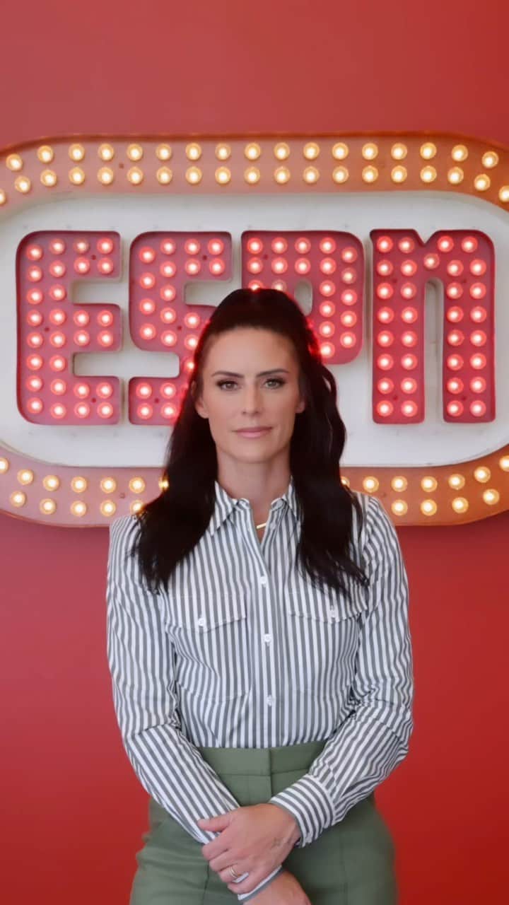 アリ・クリーガーのインスタグラム：「I had the best time visiting @espn Headquarters this week for Women’s World Cup Coverage and can’t wait for Sunday’s Match vs Sweden! LFGGGG 🇺🇸」