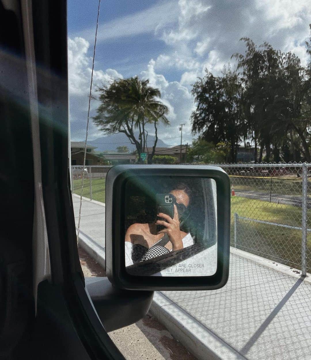 正中雅子さんのインスタグラム写真 - (正中雅子Instagram)「🚗🌞✨  ほんと毎日いいお天気で眩しい🥰  カイルアビーチの帰りは、ハワイカイの海沿いを走りながら帰るのが我が家の定番🚗🌴  koko marina centerのキッチンカーだと　@leonardsbakeryhawaii も空いてるよ🍩  海帰りの揚げたてのレナーズのマラサダが体に沁みる🤤  毎日メイクもせずにこうして子供達も太陽の下で遊べるのって幸せだな😌  #Hawaii#ハワイ#子連れハワイ #leonardsbakery #レナーズ#マラサダ #masacotravel #masacoinhawaii」8月4日 17時18分 - masacoshonaka