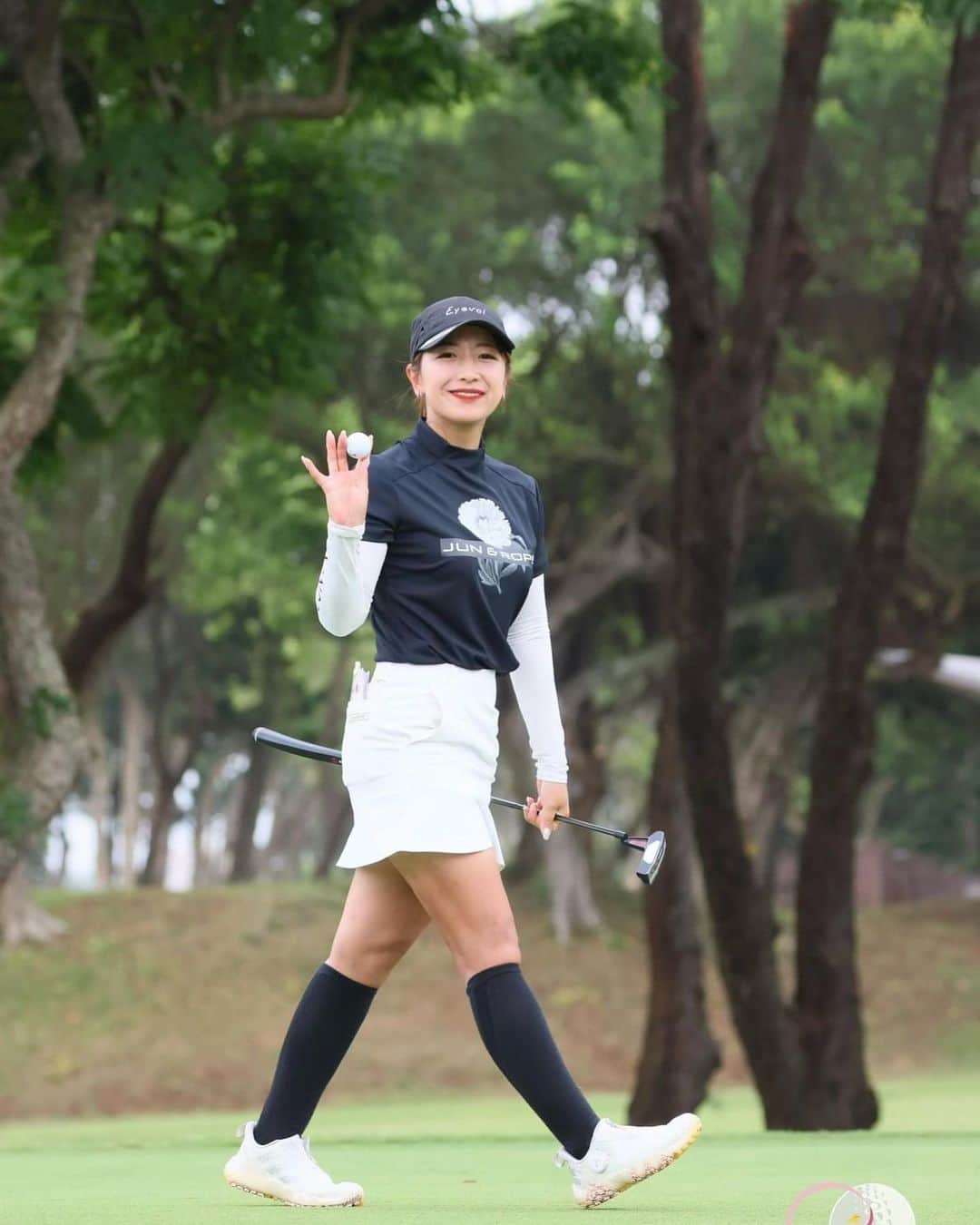 山下美樹さんのインスタグラム写真 - (山下美樹Instagram)「2023 GRIN Cup Charity Open 27位T  2位からの大失速。。 日本では経験しない風と雨 色々勉強になりました！  少し休んでまた頑張ります♡  #ゴルフ#ゴルファー#ゴルフ女子 #ゴルフスイング #ゴルフウェア #ゴルフスイング動画 #ゴルフコーデ #ゴルフ練習 #ゴルフレッスン#ドライバー#golf #golfstagram #golfswing #골프#골프스윙」8月4日 17時33分 - miki.0245