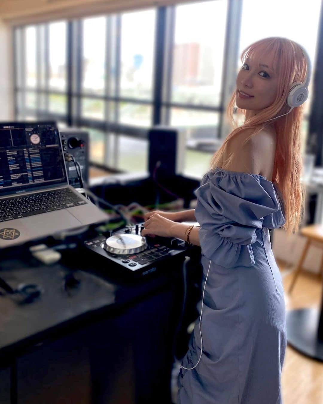 DJ mariennuのインスタグラム：「MRS. UNIVERSE JAPAN2023 @mrs_universe_japan  日本大会afterparty🎉  スカイツリーを眺めながら素敵なafterpartyでした👏  #dj #mrsuniverse」