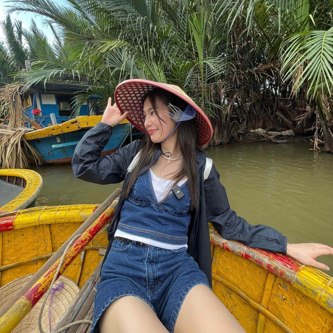 PIMTHAのインスタグラム：「1 วัน 1000 เหตุการณ์ 🏝️🛶」