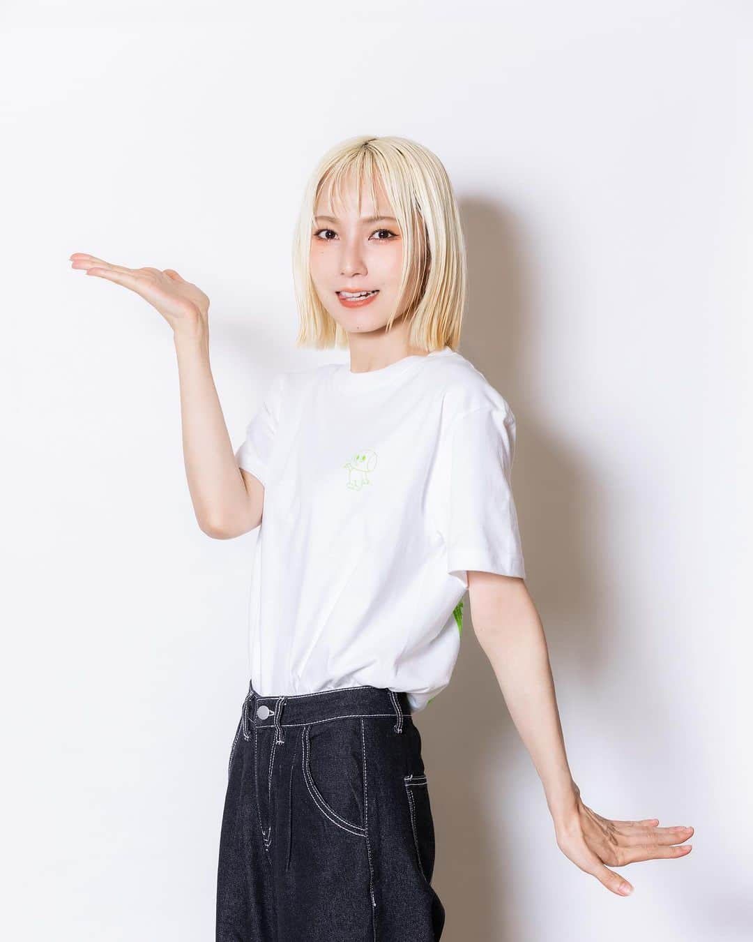 SCANDALさんのインスタグラム写真 - (SCANDALInstagram)「SCANDAL メンバーデザインTシャツ 2023  MAMI Tシャツ SIZE:S/M/L/XL ※写真はSサイズ着用  ¥3,850  designed by @naganoteppei photo by @k_amirin_photo #scandal」8月4日 18時02分 - scandal_band_official