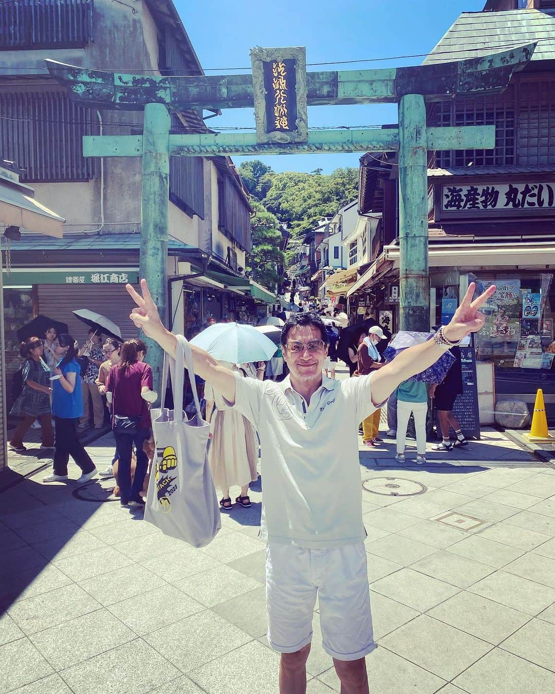 冨家規政さんのインスタグラム写真 - (冨家規政Instagram)「縁起(演技)の良い日に江の島神社へ 今日も1リットルは汗かいたゼ！」8月4日 18時18分 - norimasafuke