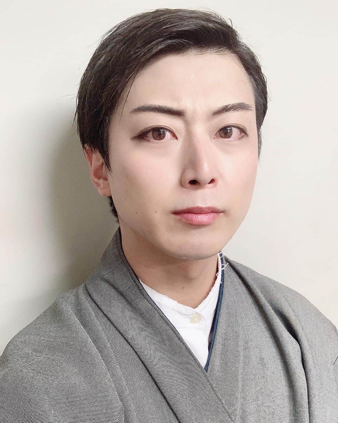 上田悠介のインスタグラム：「舞台『異説・狂人日記』 【受容】文恒 役  #俳優 #役者 #アニメ #ミュージカル #舞台 #表現 #芸術 #演劇 #actor #animation #anime #japan #japanese #handsome #followme #tokyo #instafollow #帅哥 #미남　#japananime」