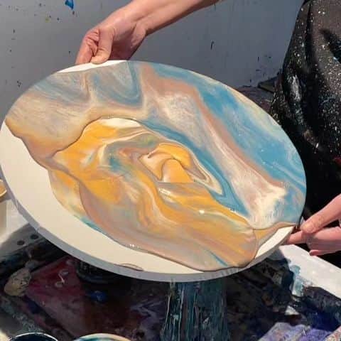 4meee!さんのインスタグラム写真 - (4meee!Instagram)「【アートもお酒も楽しめる🎨おでかけスポット🎉】  ワイン片手に初心者でも楽しめるArt Bar🎨  ArtBar tokyoにはもう行きましたか？  アート体験をしながらお酒なども楽しめる新感覚体験型スポット🎨✨  デートや女子会にもおすすめです🖤  -----photoby💌----- @m_s_r00  @kanna_burnet  @fwkxcm  @chomiryoo   #原宿カフェ　#キャットストリートカフェ #キャットストリート #原宿ランチ　#渋谷カフェ　#表参道カフェ　#東京カフェ　#東京グルメ　#都内カフェ　#山手線グルメ　#女子会　#カフェ巡り　#東京カフェ巡り　#ArtbarTokyo　#原宿デート　#渋谷デート　#表参道デート　#体験型カフェ」8月4日 18時28分 - 4meee_com