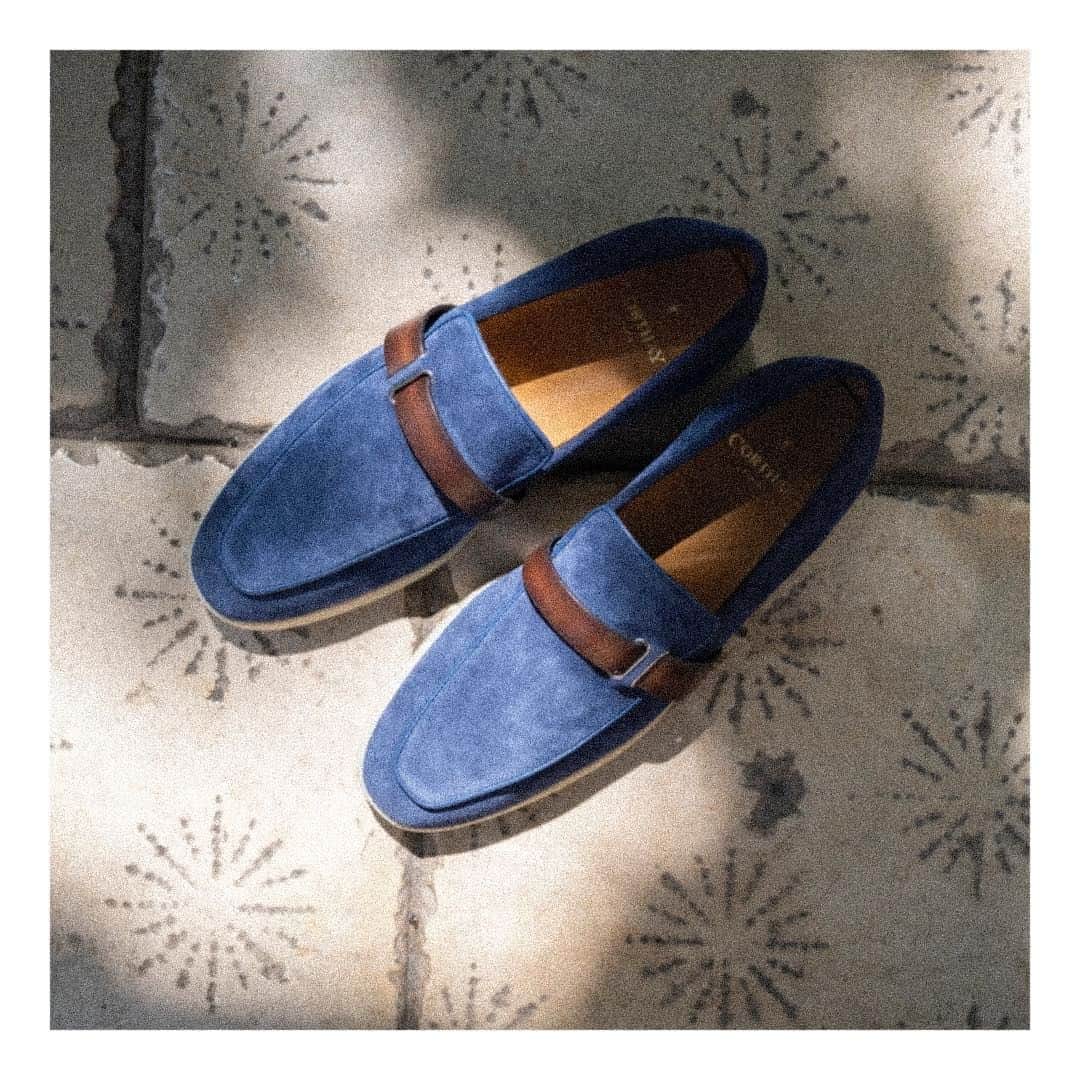 のインスタグラム：「[Summer Loving]  Model : Portofino Color : Navy Blue  Available in stores and online www.corthay.com #corthay #summershoes」