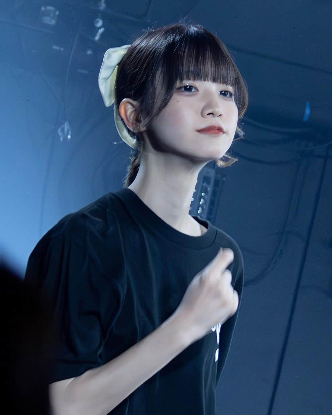 牧乃めいのインスタグラム：「半分こしようよ この先の未来全部  #粉我 #japaneseidol #idol #被写体 #被写体モデル  #被写体になります #ファインダー越しの私の世界 #撮影会 #アイドル  #アイドルになりたい #自撮り界隈 #selfie #lfl #サブカル #likeforlike #いいね返しは絶対 #いいね返し #インナーカラー #model #地下アイドル #水色担当 #ootd #おしゃれさんと繋がりたい #ゴテゴテネイル  #ボブ #ミニボブ #좋아요 #맞팔」