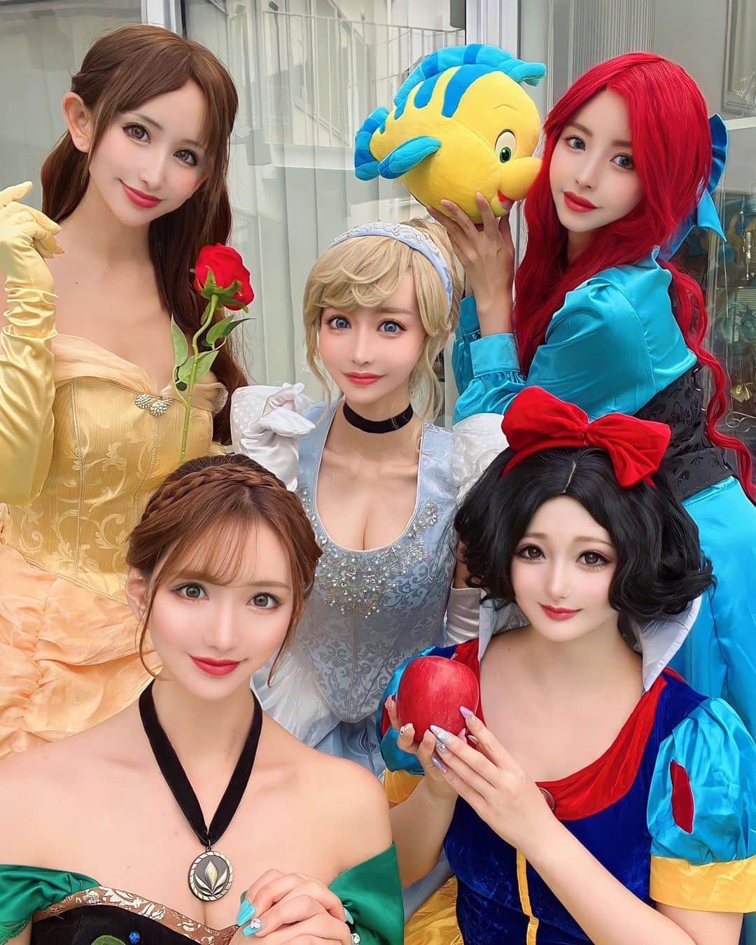 一條りおなのインスタグラム：「. 𝒟𝒾𝓈𝓃𝑒𝓎 𝒫𝓇𝒾𝓃𝒸𝑒𝓈𝓈👸🏼🏰🩵 . #disney #disneyland #disneysea #disneyprincess  #ディズニー #ディズニープリンセス #美女と野獣  #リトルマーメイド #シンデレラ #アナと雪の女王  #白雪姫」