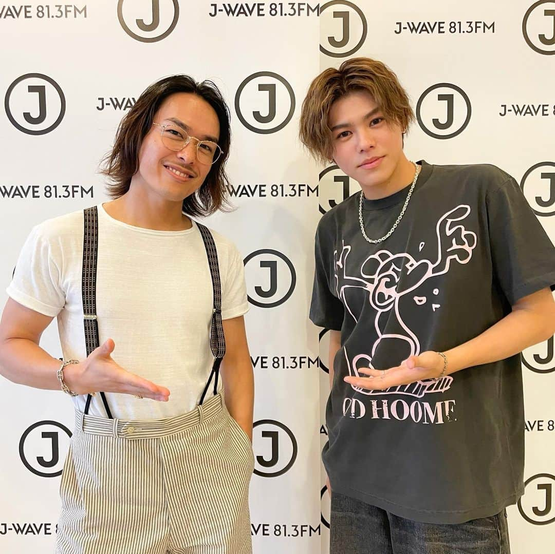 J-WAVEさんのインスタグラム写真 - (J-WAVEInstagram)「今市隆二 × LEO  毎週土曜17:00〜 BE:FIRSTがナビゲート 『Amazon Music MILLION BILLION』  今市隆二が登場！ ￣￣￣￣￣￣￣￣ 月替わりでゲストを迎え、トークするコーナー 8月はLEOが担当！  今回のゲストは三代目 J SOUL BROTHERSの今市隆二。 これまでの活動・音楽のことやプライベートもことまで 4週にわたってトークの模様をお届けします🎙️  🗣️番組のナビゲートは、 　  JUNONとRYUHEIが担当！  明日 8/5(土) 17:00〜、どうぞお聴き逃しなく。  #jwave #ミリビリ #BEFIRST @befirst__official #今市隆二 @jsbryuji_official  #三代目JSOULBROTHERS」8月4日 18時46分 - jwave813