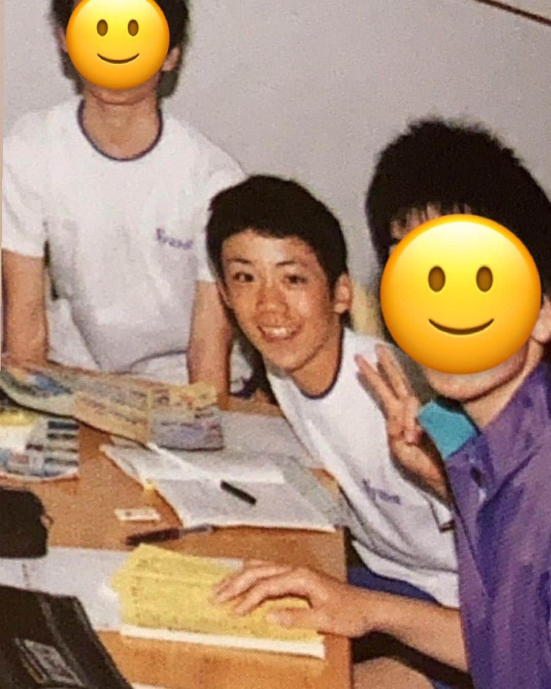 佐藤大樹さんのインスタグラム写真 - (佐藤大樹Instagram)「中学友達が同窓会のお誘いの流れで写真送ってくれた！  実はあったかいんだからブームのどさくさで昔の写真全部なくなって、、同級生でもし佐藤の昔の写真見かけたら撮って送ってくれたらすごく嬉しいよ🥺🙏  #女子名前で呼べなかった頃 #サムライの香水つけてみた頃 #センター問い合わせしてた頃 #養成所行くためお年玉貯金しだした頃」8月4日 18時48分 - kumamushi_sato