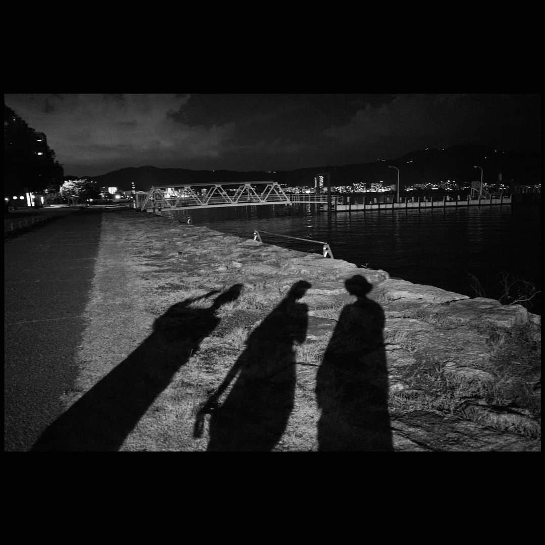 入野自由さんのインスタグラム写真 - (入野自由Instagram)「Three shadows   #uuu_snap #travelphotography #japan #琵琶湖 #上村祐翔 #吉野裕行 #入野自由 #滋賀県 #shigaprefecture #gr3 #kiramune」8月3日 18時00分 - uuu_red