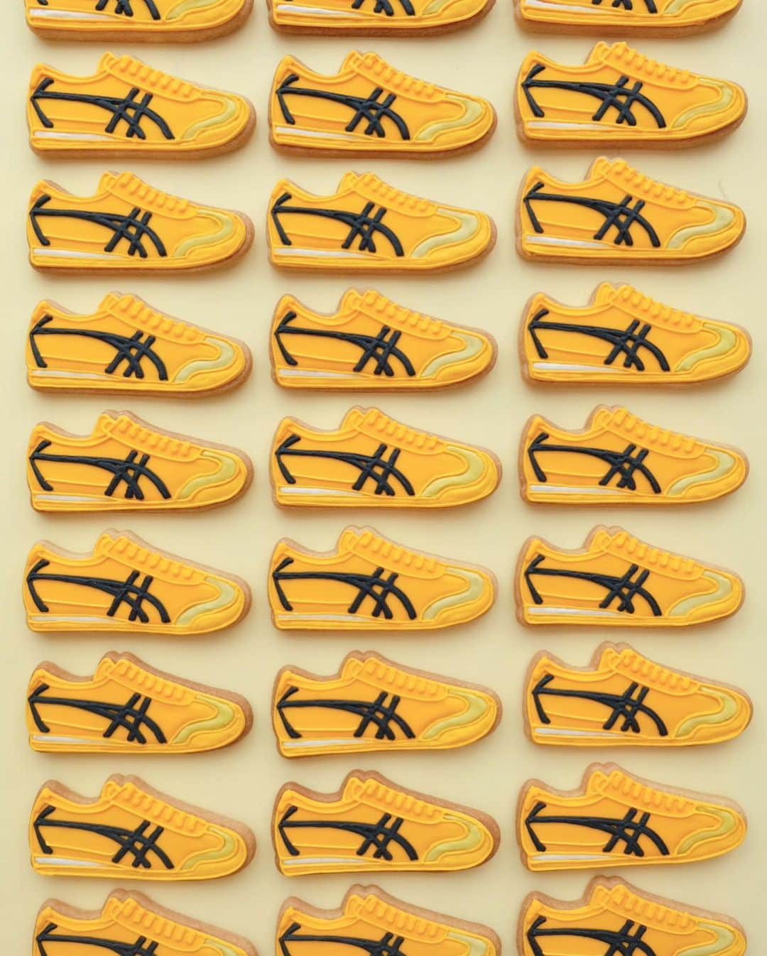 KUNIKAさんのインスタグラム写真 - (KUNIKAInstagram)「Onitsuka Tiger Yellow / Black Mexico 66 Cookies 🐯  @onitsukatigeruk  @onitsukatigerofficial   #onitsukatiger #オニツカタイガー」8月4日 18時53分 - _kunika_