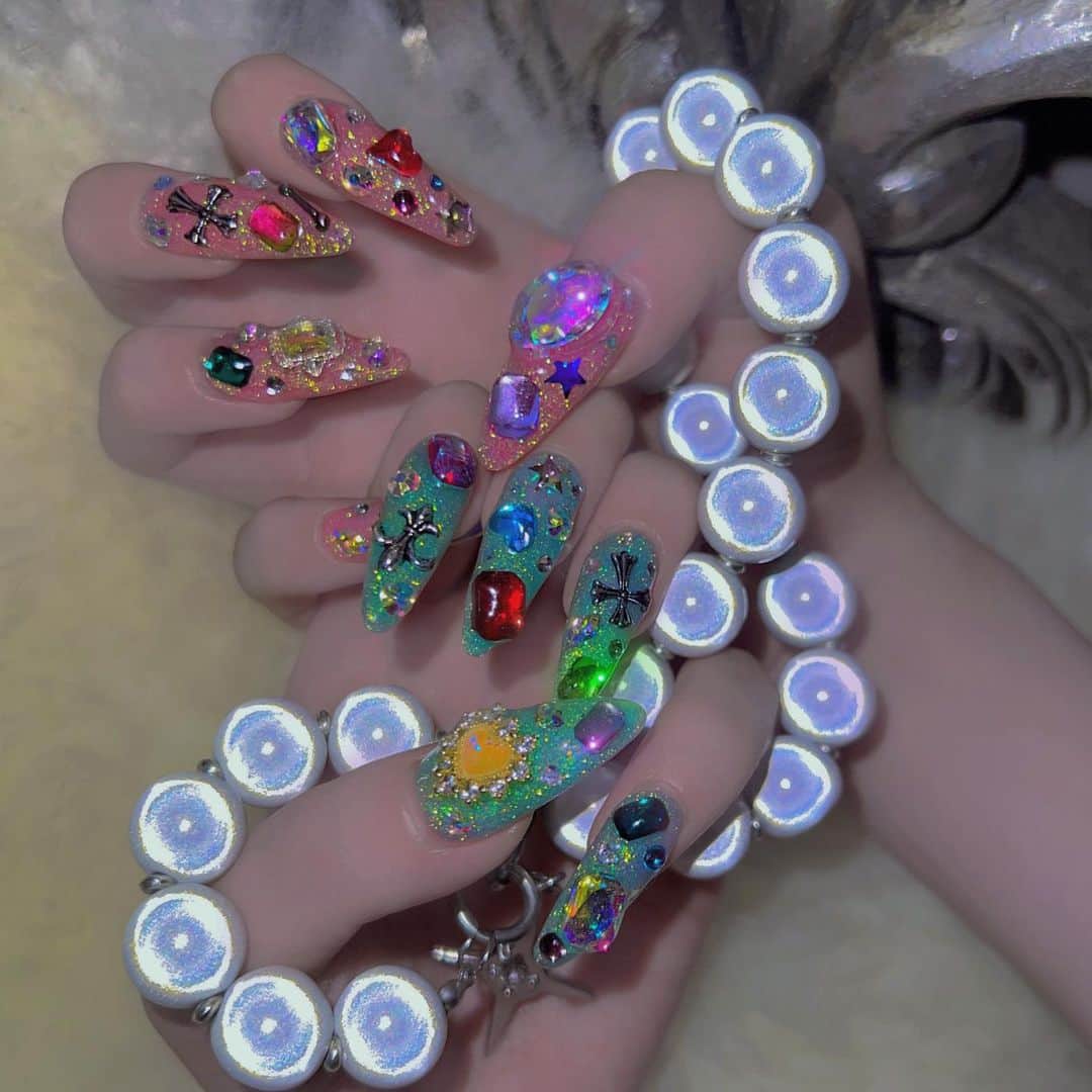 chiiiiiのインスタグラム：「💫🌈💖𝑁𝐸𝑊💅💘🫧  見て〜！！ おもちゃ箱みたいにしたかったの🧚 ｷﾗｷﾗ~꙳✧˖°⌖꙳✧˖°⌖꙳✧˖°⌖꙳✧˖°⌖꙳⌖꙳✧˖°」
