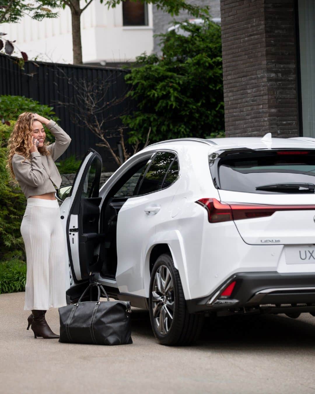 Lexus UKのインスタグラム：「Be your own style icon. Lexus UX 250h.  📸: @timwallace47」