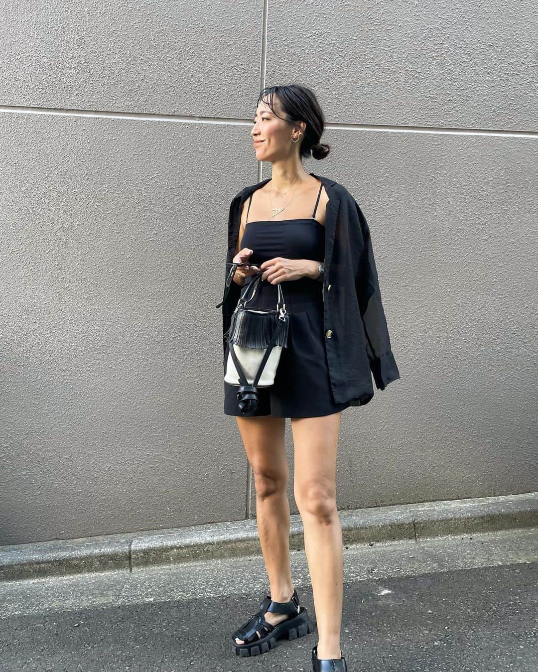 ayuuu_mamさんのインスタグラム写真 - (ayuuu_mamInstagram)「jacket code🖤 シアーシャツを主役に ...