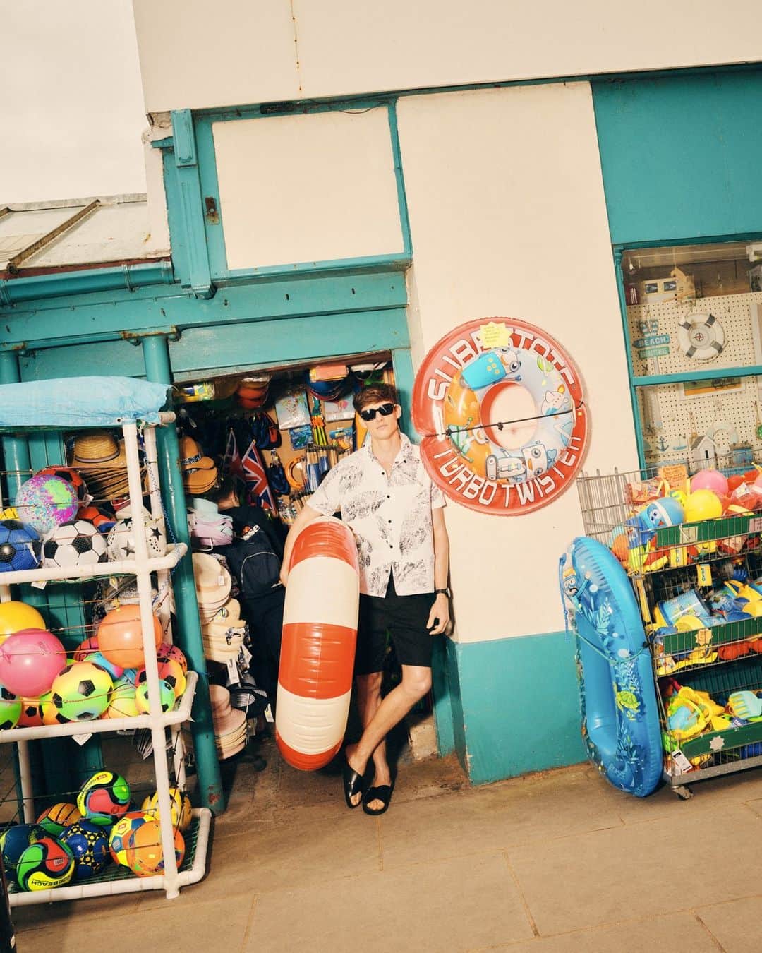 Ted Bakerのインスタグラム：「Just don't let it float away.  #TedBaker #ItsAShoreThing」