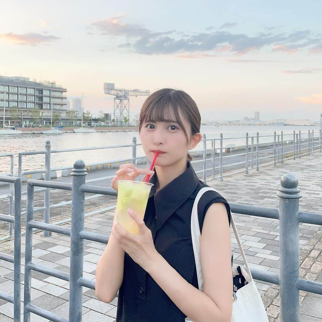 金澤有希のインスタグラム：「#メロンジュース 美味しかった🍈  最近お仕事で横浜行く事増えた！  #横浜 #横浜カフェ #横浜グルメ #横浜観光 #カフェ #カフェ巡り #カフェ活 #カフェ好きな人と繋がりたい #カフェタイム #カフェスタグラム #横浜赤レンガ倉庫」