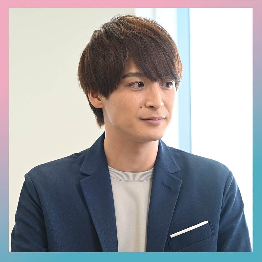 【公式】ドラマ「マリーミー！」のインスタグラム：「. ⋱ ドラマ「●●ちゃん」 ⋰  ♡第2章 #高学歴ちゃん 佐々木役🎓 #山下航平 さんよりコメント到着💟✨  最初、台本を読んだ時は、アメリカの名門大学マサチューセッツ工科大学を卒業したエリートでありながら、深い懐を持って貴子をはじめとした起業塾に通うメンバーたちに分け隔てなく接していて、爽やかで優しくて、とても素敵な人だと思いました。「思いました。」そう、過去系です。 僕が演じる佐々木爽介は高学歴の呪いにかけられた貴子を救う運命の相手！…と思いきや？という違和感を含んだ役でもあります。僕自身、佐々木という役をとても楽しく演じさせていただきました。ぜひ、『●●ちゃん』の世界観を楽しんでください。  ABCテレビ(関西) 8/20(日)スタート DMM TV同時独占配信・TVer見逃し配信 #まるまるちゃん #増田有華 #秋山ゆずき #大久保桜子」