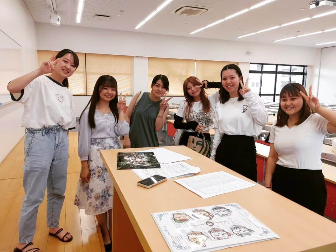 福岡女子短期大学さんのインスタグラム写真 - (福岡女子短期大学Instagram)「【2023.10.28（土）風早祭✨】 福岡女子短期大学 風早祭実行委員会です🎵  実行委員会1年生から選ばれし４名のリーダーと、実行委員長＆副委員長で、風早祭向けてミーティングを行いました！風早祭を創り上げる為に何ができるか....。夏休み中に取り組めることは何なのか....。  実行委員会の1年生もめちゃくちゃ意識高い系ですッッ❕  やっぱ学園祭って青い春で青い時代ですね✨ そんなアオハルな福岡女子短期大学の風早祭は、『第57回風早祭』として、2023年10月28日（土）10-16:00に沢山の企画とともに完全復活しますっ😆  ぜひぜひ、お誘いあわせのうえ遊びにきてみてくださいね！  #太宰府 #福岡女子短期大学 #風早祭 #学園祭 #アオハル #青春 #青の時代 #夏休みの過ごし方 #福岡の短大っていいな  #秋の風景」8月4日 19時36分 - fukuoka_wjc