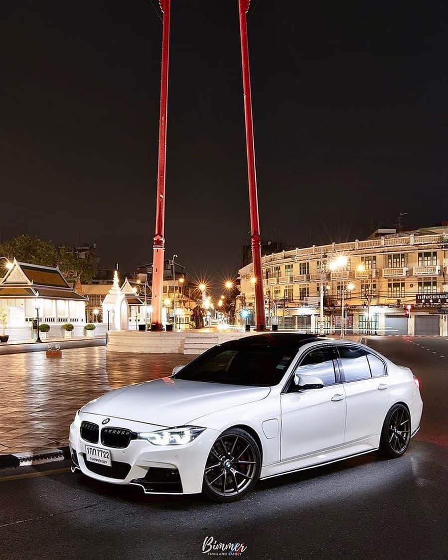 BMW Thailandのインスタグラム：「เรื่องราวดีๆ จะเกิดขึ้นเสมอเมื่อคุณเดินทางไปกับ BMW ทุกการเดินทางใน BMW คันโปรดเต็มไปด้วยประสบการณ์อันประเมินค่าไม่ได้ มาร่วมส่งต่อเรื่องราวความประทับใจและแชร์ภาพสวยๆ ของ BMW คันโปรดของคุณให้เพื่อนๆ ได้เห็นไปพร้อมกัน และอย่าลืมติด #JoyWithBMWTH   Credit Photo - IG: @whereisf80  #BMW #BMWTH #JOYisBMW #สุนทรียภาพแห่งการขับขี่ #JoyWithBMWTH」