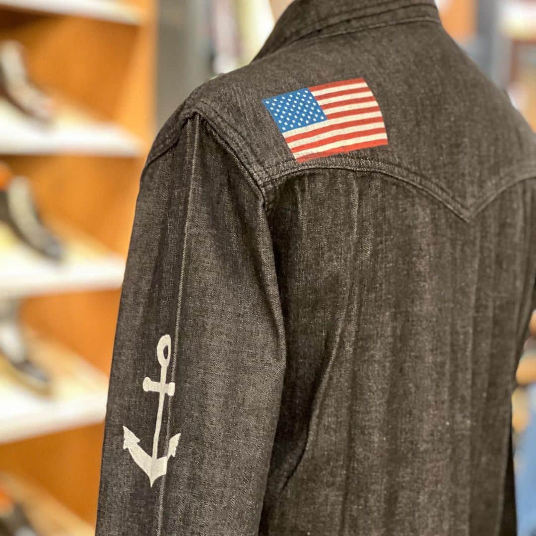 ビームス神戸さんのインスタグラム写真 - (ビームス神戸Instagram)「... REMI RELIEF Custom Order  素材使いと加工技術に定評のある日本を代表するブランド〈REMI RELIEF（レミ レリーフ）〉のカスタムオーダーイベントを開催します。  今回はアメリカ海軍の代表的な『N-1 デッキジャケット』、ブランドの代名詞とも言える『ウエスタンシャツ』のカスタムオーダーが可能です。   様々な生地バリエーションからお選び頂け、豊富なカスタムオプションをご用意しております。  是非この機会にお好みの一着をお探しください。  2023年7月21日（金）〜7月24日（月）/ ビームス プラス 有楽町 @beams_plus_yurakucho   2023年8月4日（金）～8月7日（月）/ ビームス 神戸 @beams_kobe   2023年8月11日（金）～8月14日（月）/ ビームス 辻堂 @beams_tsujido_official  ・ #remirelief #beams #beamsplus」8月4日 20時50分 - beams_kobe