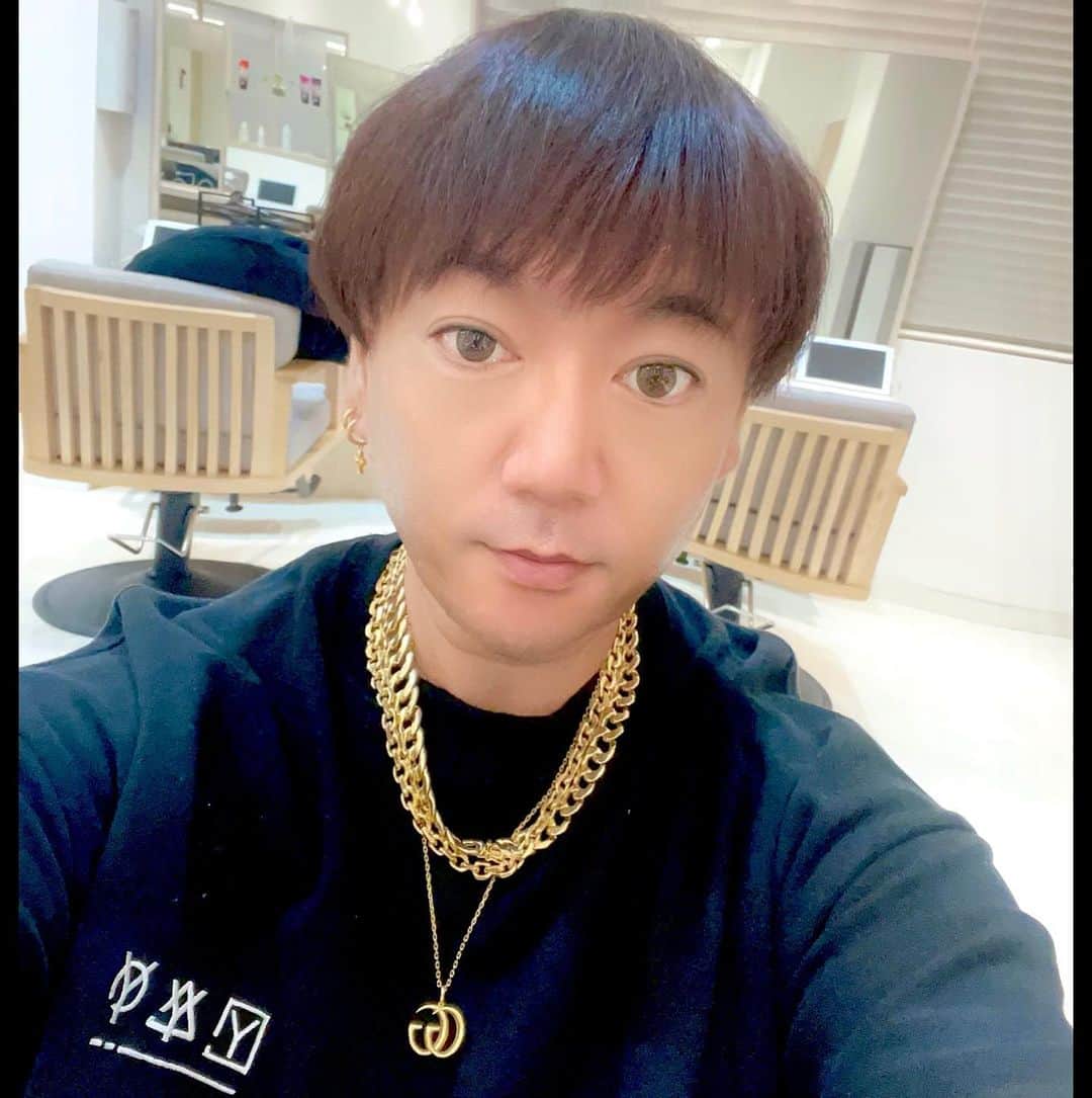 キングケバブ店長のインスタグラム：「久しぶりに髪切った😉✂️  #キングケバブ店長」