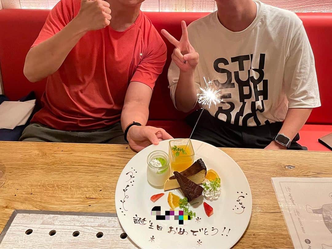 山崎勝之さんのインスタグラム写真 - (山崎勝之Instagram)「今年から上京した甥っ子の誕生日🎂 お肉が食べたいとの事で、 予約した焼肉屋さんへ！  お肉色々食べたけど、 全部美味しかったぁ★ タンの食べ比べが最高でした♪  大きくなれよ〜♪」8月4日 20時17分 - chan_yama
