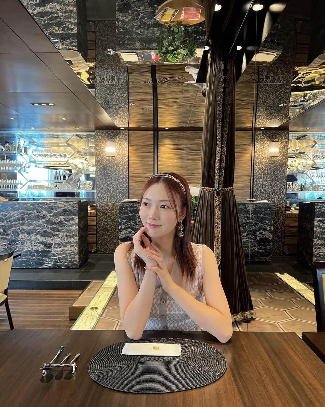 眞鍋杏樹のインスタグラム：「おしゃれな隠れお店♡  メニューから好きな物3つ選んで食べるパフェ✨幸せダァー🥹  #frigerio #フリジェリオ #カフェ巡り #大阪 #大阪カフェ  #南堀江 #堀江カフェ #隠れ家カフェ #02 #02년생 #fyp」