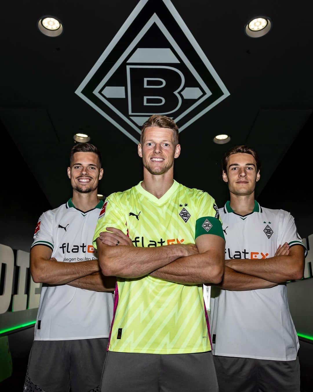 ユリアン・ヴァイグルのインスタグラム：「TEAM ©️APTAIN!  Jonas Omlin wird die Fohlen in der neuen Saison als Kapitän anführen. Als Stellvertreter benannte Trainer Gerardo Seoane Julian Weigl und Florian Neuhaus. Den Mannschaftsrat komplettieren Tony Jantschke, Christoph Kramer, Alassane Plea und Ko Itakura.  #DieFohlen」