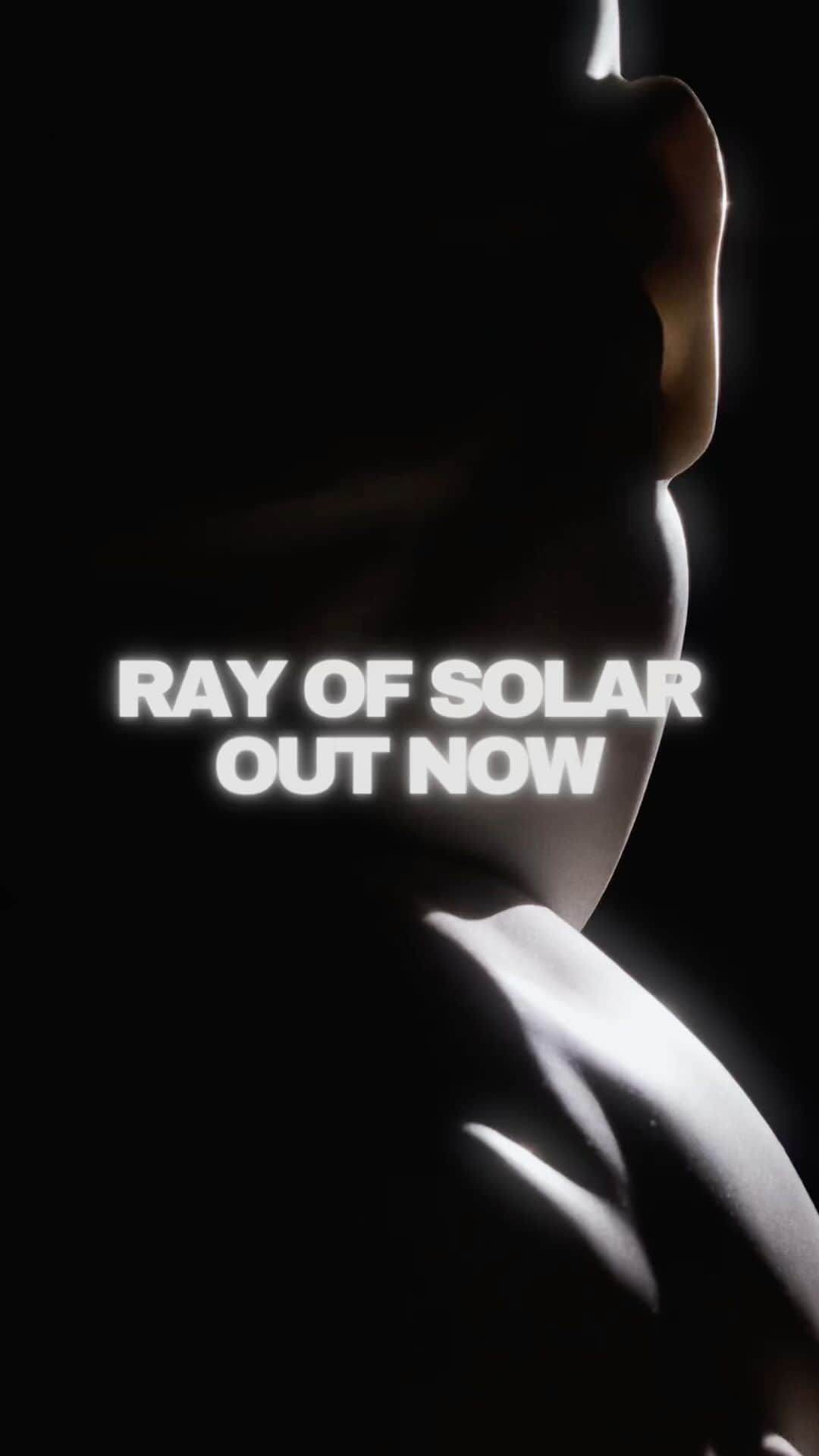 スティーヴ・アンジェロのインスタグラム：「RAY OF SOLAR OUT NOW   Link in bio」
