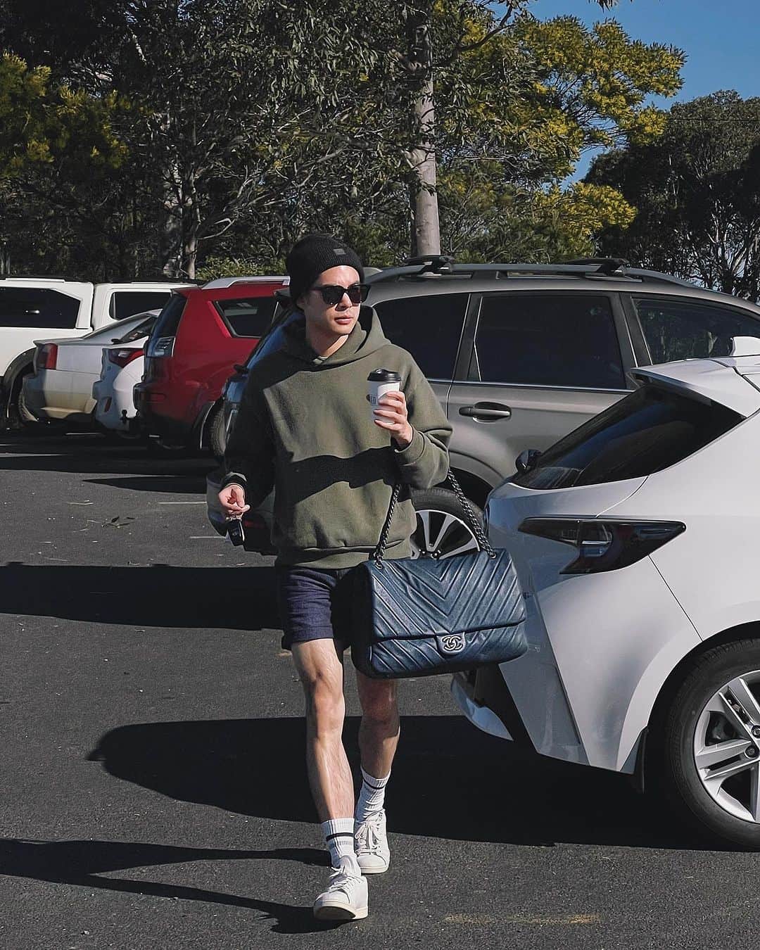 Christoffer Chengのインスタグラム：「The car park look 👀」