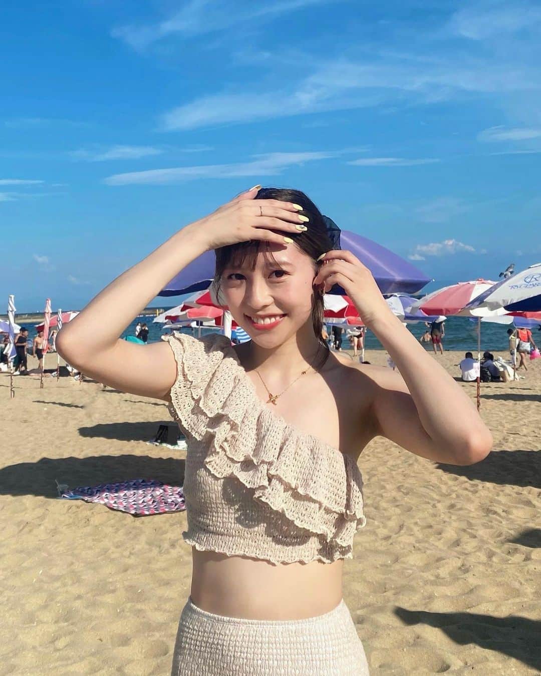 潘佳伊のインスタグラム：「今年初海🏖  水着は @acka_official 🤎  #海 #水着コーデ #acka #海コーデ #須磨海岸 #須磨海水浴場」