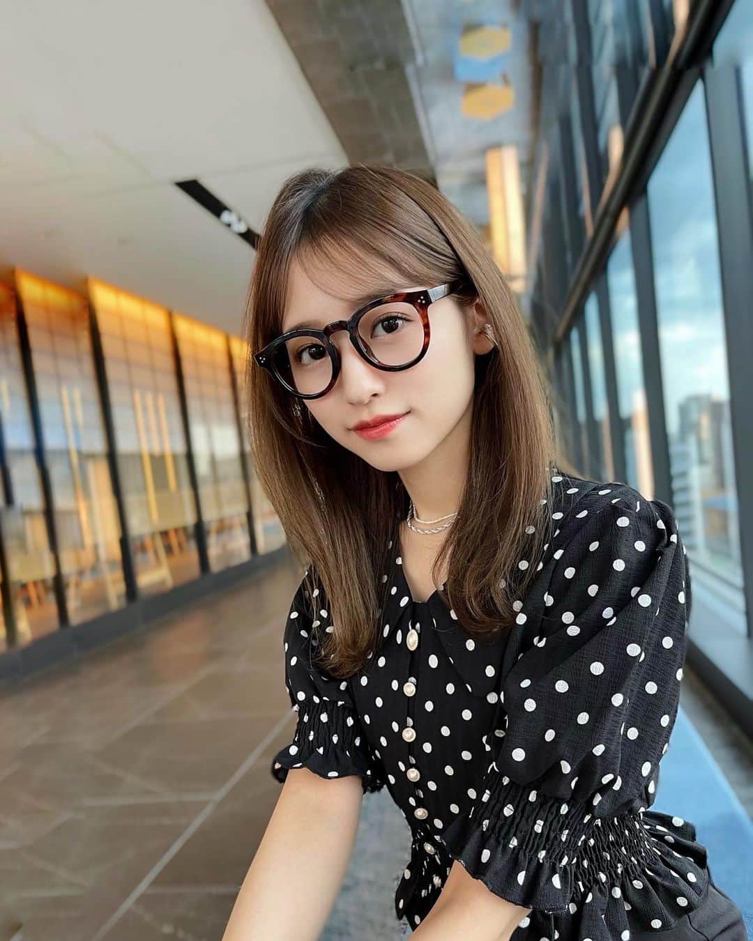 立花玲奈のインスタグラム：「🥸🤍🖤」