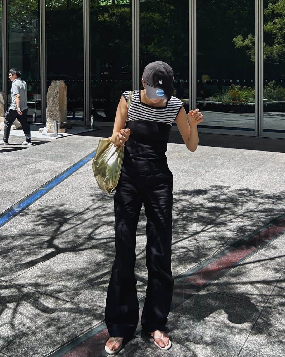 美舞のインスタグラム：「. . 高身長の友達と会う日は、 絶好の情報交換チャンス😉❤️笑 美人なお友達が着てるワンピもＧＥＴ済み✌️✌️ #高身長だってお洋服引きずりたい . #高身長コーデ　#高身長女子 #私服 #骨格診断 #私って何？」