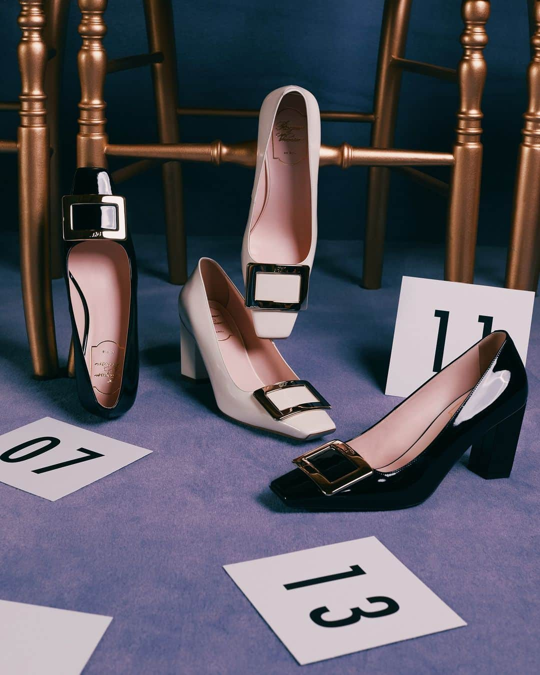 ロジェ・ヴィヴィエさんのインスタグラム写真 - (ロジェ・ヴィヴィエInstagram)「Boasting the distinctive and iconic slanted Skyscraper heel, the new collection of Belle Vivier pumps offer a sophisticated play on contrasts – old and new, light and dark. Fit for a refined Parisian salon or day out in the city.   #RogerVivier #RogerVivierFW23 #GherardoFelloni」8月4日 21時00分 - rogervivier