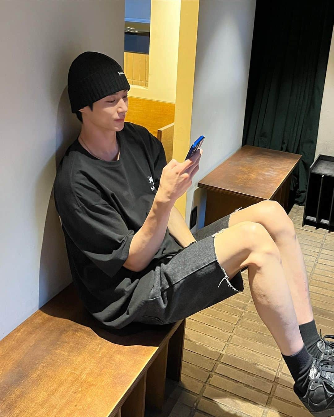 のインスタグラム：「😶🍀」