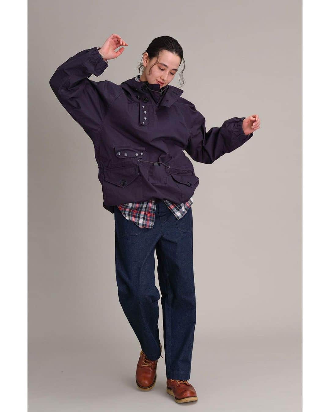 のインスタグラム：「⁡ 【2023 AUTUMN & WINTER】 ⁡ ⁡ ⁡ Sewing Chop O’alls LOOK. ⁡ ⁡ ⁡ ⁡ ⁡ TOP lot.SC233L02/￥46,200 tax in  PANTS lot.SC233P02/￥28,600 tax in ⁡ ⁡ ⁡ #johnbull #johnbullprivatelabo #Sewing Chop O’alls #ジョンブル  #ミリタリー」