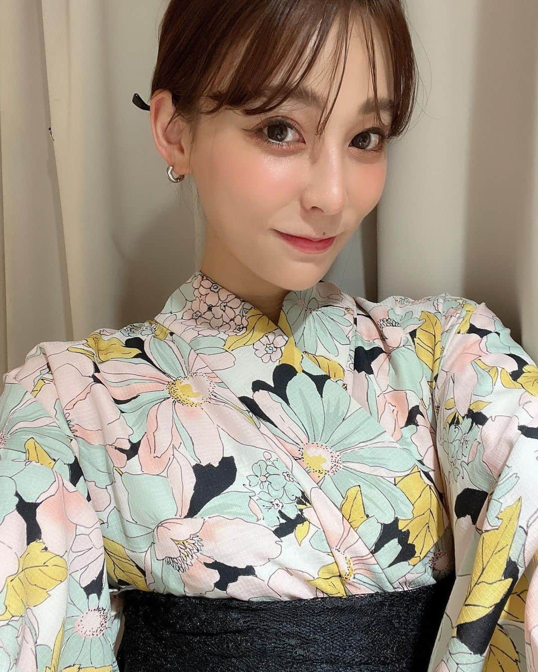 南條有香のインスタグラム：「☀️🏮🦋 #夏満喫してます🩵」