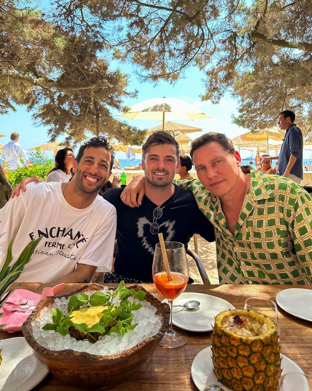 マーティン・ギャリックスさんのインスタグラム写真 - (マーティン・ギャリックスInstagram)「CRAZY day in Ibiza!! thanks for partying in the rain ❤️ @ushuaiaibiza」8月5日 2時32分 - martingarrix