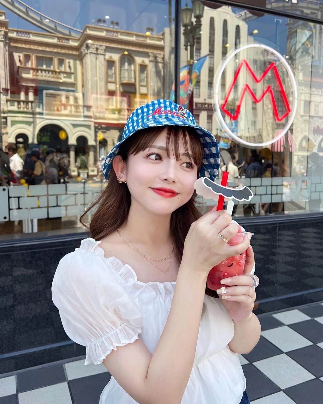 横山紗弓さんのインスタグラム写真 - (横山紗弓Instagram)「この夏USJでのお気に入りの一枚☺︎ マリオバケハ可愛いかった🎩🩵  今日の放送は観ていただけましたか〜？ 沢山の感想DMありがとうございます🌈 弾けすぎていてちょっぴり恥ずかしかったです😂 は〜また行きたい！ユニバ最高すぎ🫶 #usj #usjコーデ #usjクリスマス #ユニバ #マリオ  #マリオコーデ #大阪 #大阪旅行 #大阪観光 #nintendo」8月4日 21時11分 - 1129sym