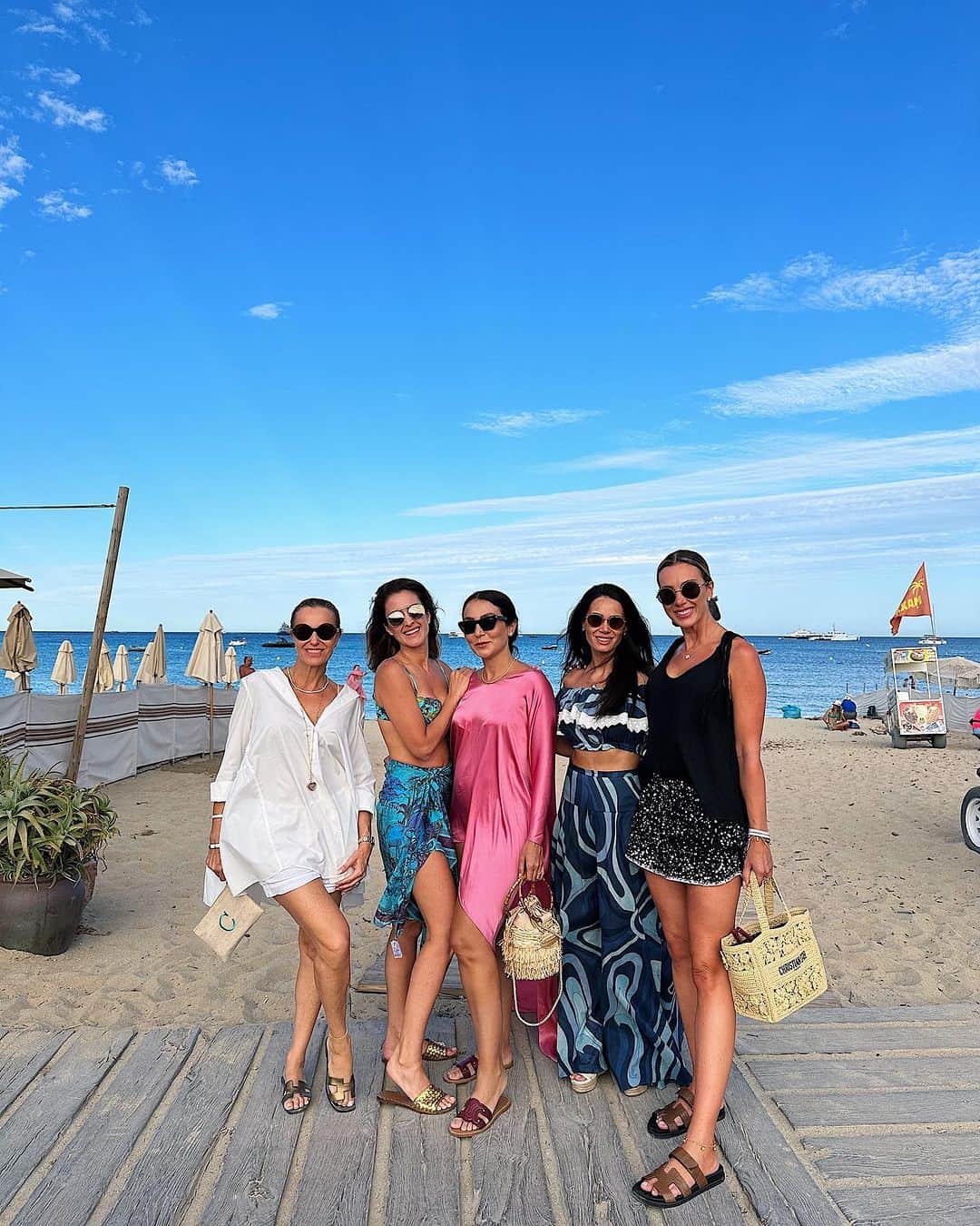 Lalá Noletoさんのインスタグラム写真 - (Lalá NoletoInstagram)「Verde Beach Club! Amei a comida, o ambiente, a música! Tudooooo #lalaemsttropez #lalaontour」8月4日 21時09分 - lalanoleto