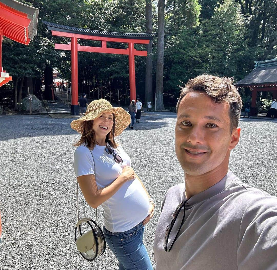 藤井アルダさんのインスタグラム写真 - (藤井アルダInstagram)「-baby moon at 鹿児島💘 人も温泉も砂風呂も気候も、全て暖かいこの県！ 本当に最高〜 こちら1日目 With my best company :)   -霧島神社 -丸尾滝 -白水館 -池田湖  #鹿児島　#babymoon」8月4日 21時20分 - akemi_rafaela